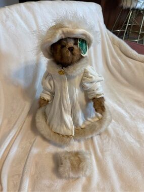The Bearington Collection - Victoria